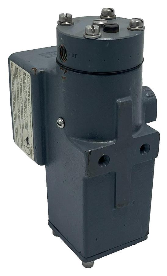 Used MOORE 771-16SNF2 | 77116SNF2 I/P Transducer 4-20mA Input 3-15 PSI Output XLNT