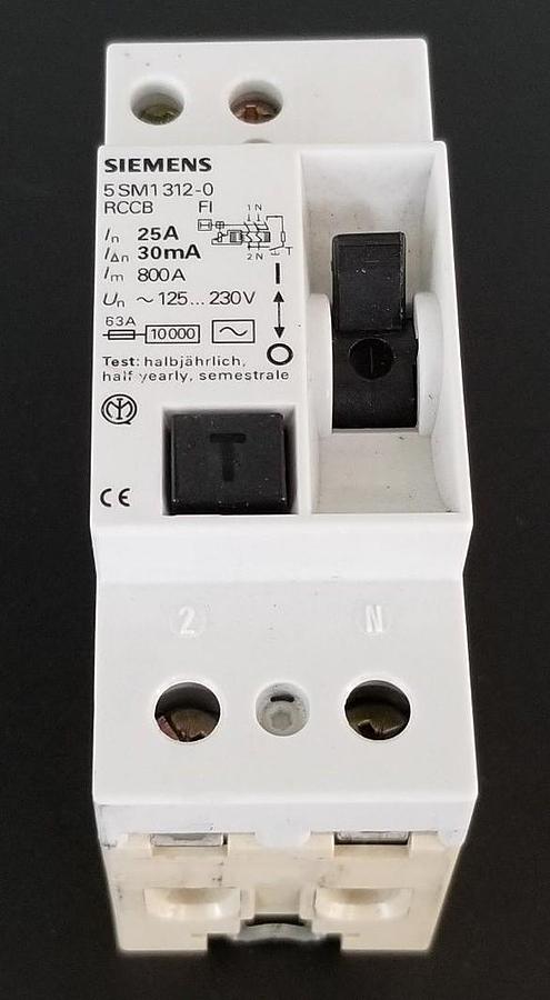 Used SIEMENS 5SM1312-0 CIRCUIT BREAKER 125-230V, 2P, 25A, 5SM13120
