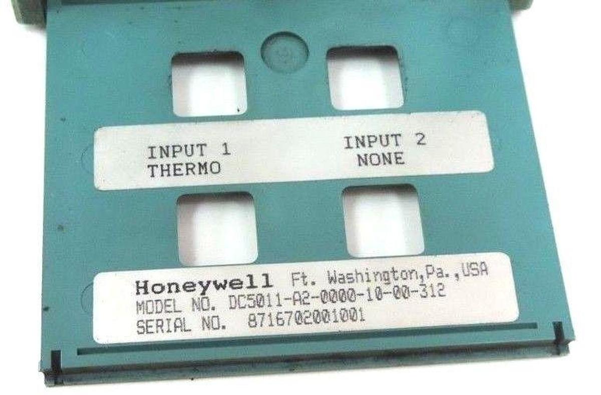 Used HONEYWELL DC5011-A2-0000-10-00-312 TEMP CONTROLLER DC5062-0-0000-100-00-0211