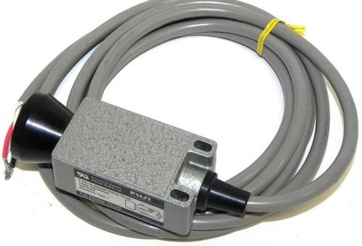 Used NEW FUJI ELECTRIC PEW-5AT/U PROXIMITY SWITCH PEW5ATU
