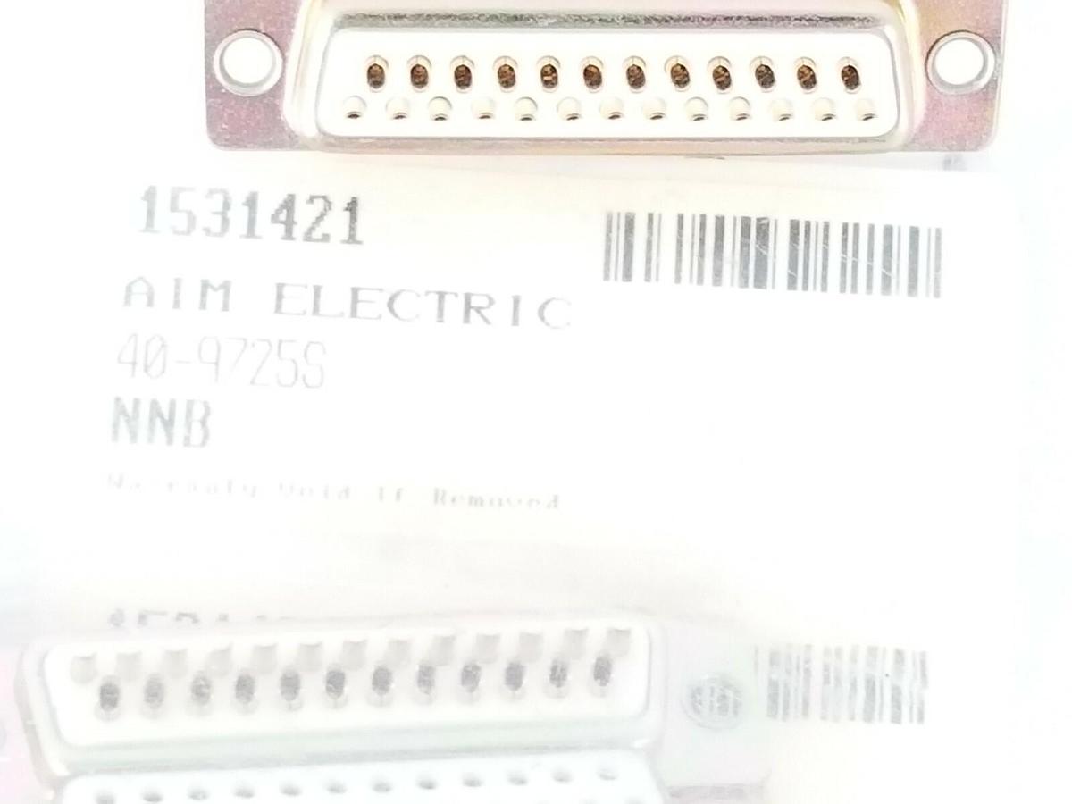 Used LOT OF 7 NEW AIM ELECTRIC 40-9725S FEMALE D-SUB CONNECTORS 25-PIN 409725S