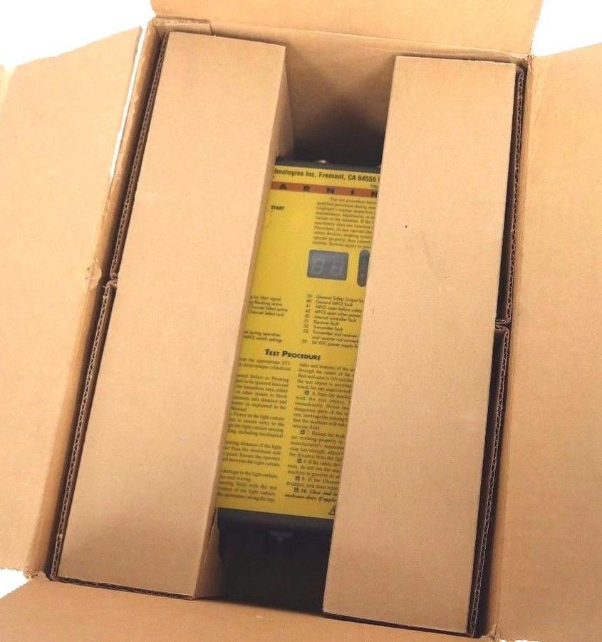 Used NIB STI LCM-A1A-FD2 LIGHT CURTAIN CONTROLLER 82436-0011 MS46TB-AC-WQD1A-FD2