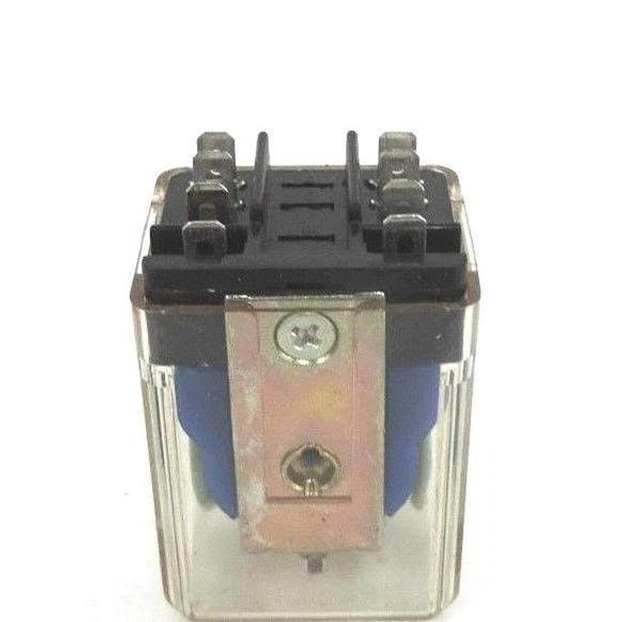 Used NIB CUTLER HAMMER D5PR2A1 SER. A1 PLUG IN RELAY D.P.D.T 110V