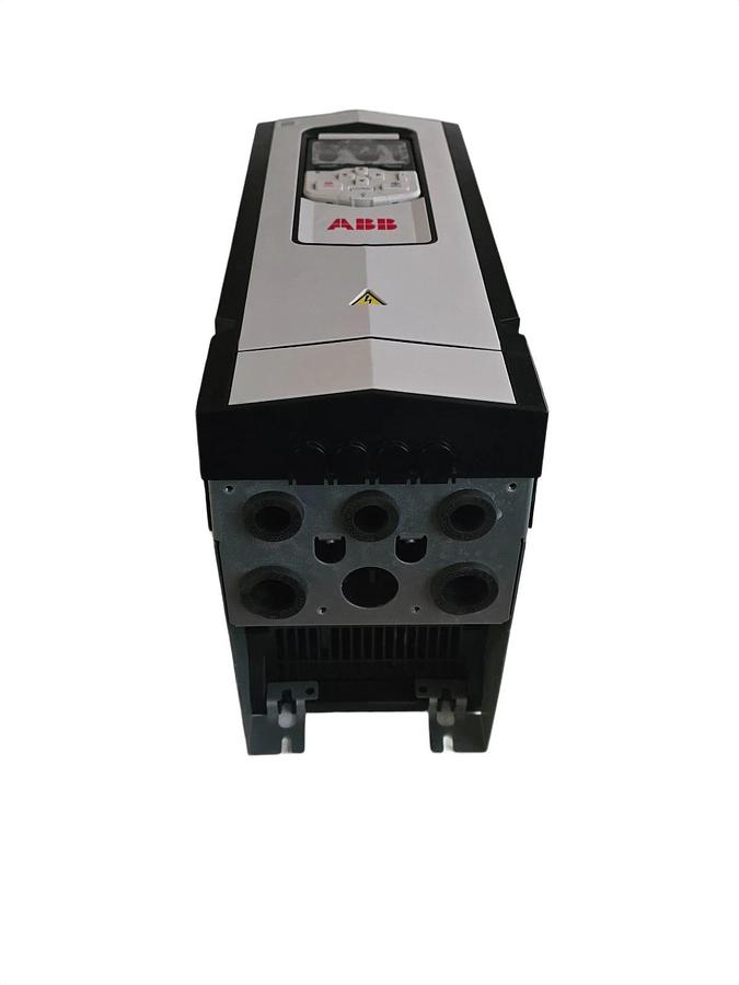 ABB ACS880-01-021A-5 AC Drive 11kW/15HP 21A 3-Ph 380-500V 3ABD00037810-D NSNP