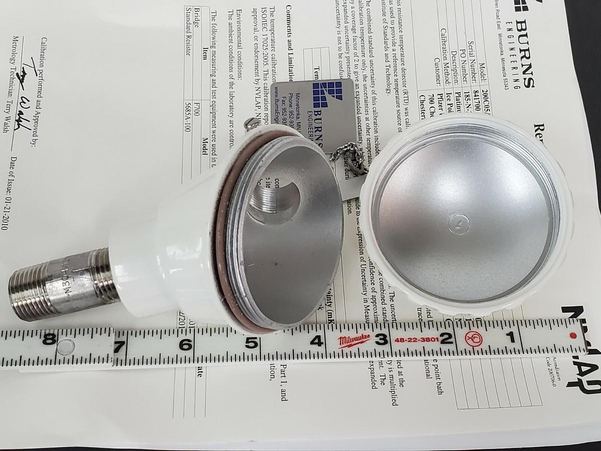 Used NEW BURNS 200C05A2E2A060/EN10/CR10R11 TEMPERATURE SENSOR 3/4" X 1/2"