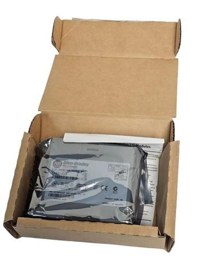 Used NIB ALLEN BRADLEY 1762-IQ8 8 PT. 24VDC SINK/SOURCE INPUT MODULE SER. A REV. D