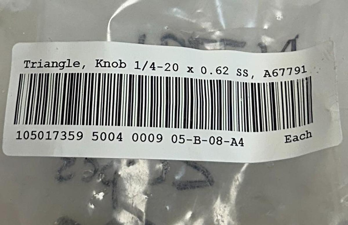 Used 6 TRIANGLE 05-B-08-A4 / A67791 / 105017359 OEM KNOBS 1/4-20x0.62 SS NSNP