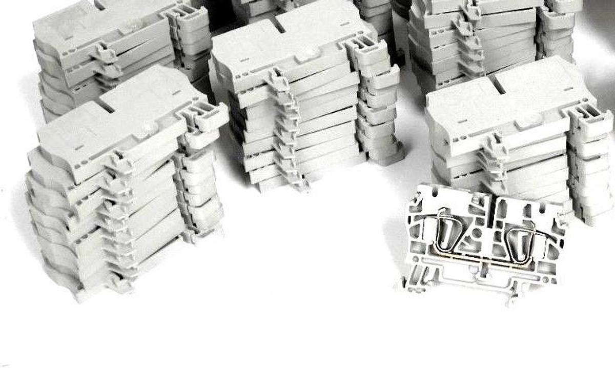 Used LOT OF 182 NEW ALLEN BRADLEY 1492-L4 TERMINAL BLOCKS 1492L4