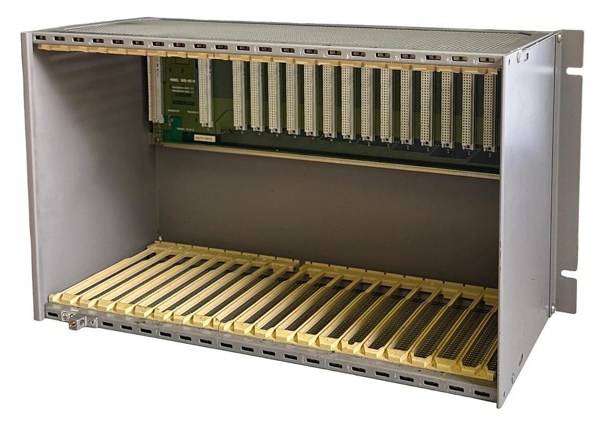 Used SIEMENS 505-6516 / 5056516 16-SLOT SYSTEM 505 PLC CHASSIS PWB2586438-0001