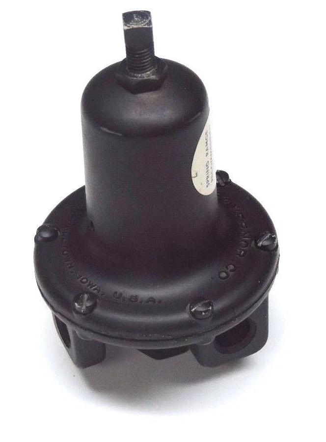 NIB FISHER TYPE 67-4/401 PRESSURE REGULATOR 5-35 PSI ACTUAL 0-35 PSI