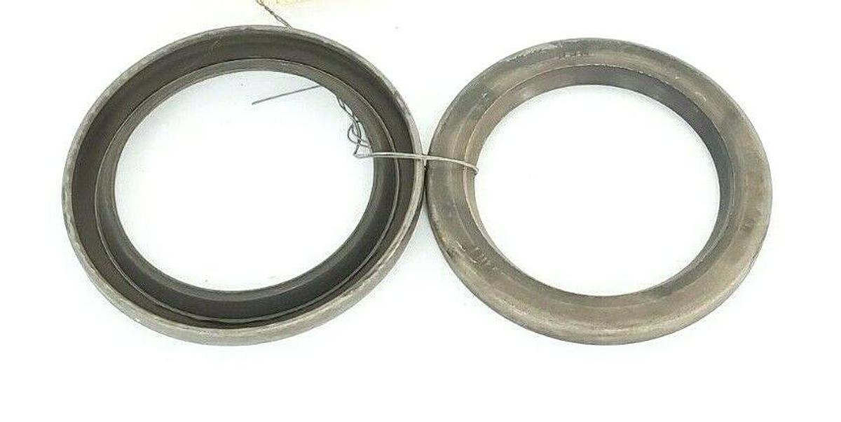 Used LOT OF 2 MILTON ROY 21101 CROSSHEAD PUMP OIL SEALS 0H08-0031-020