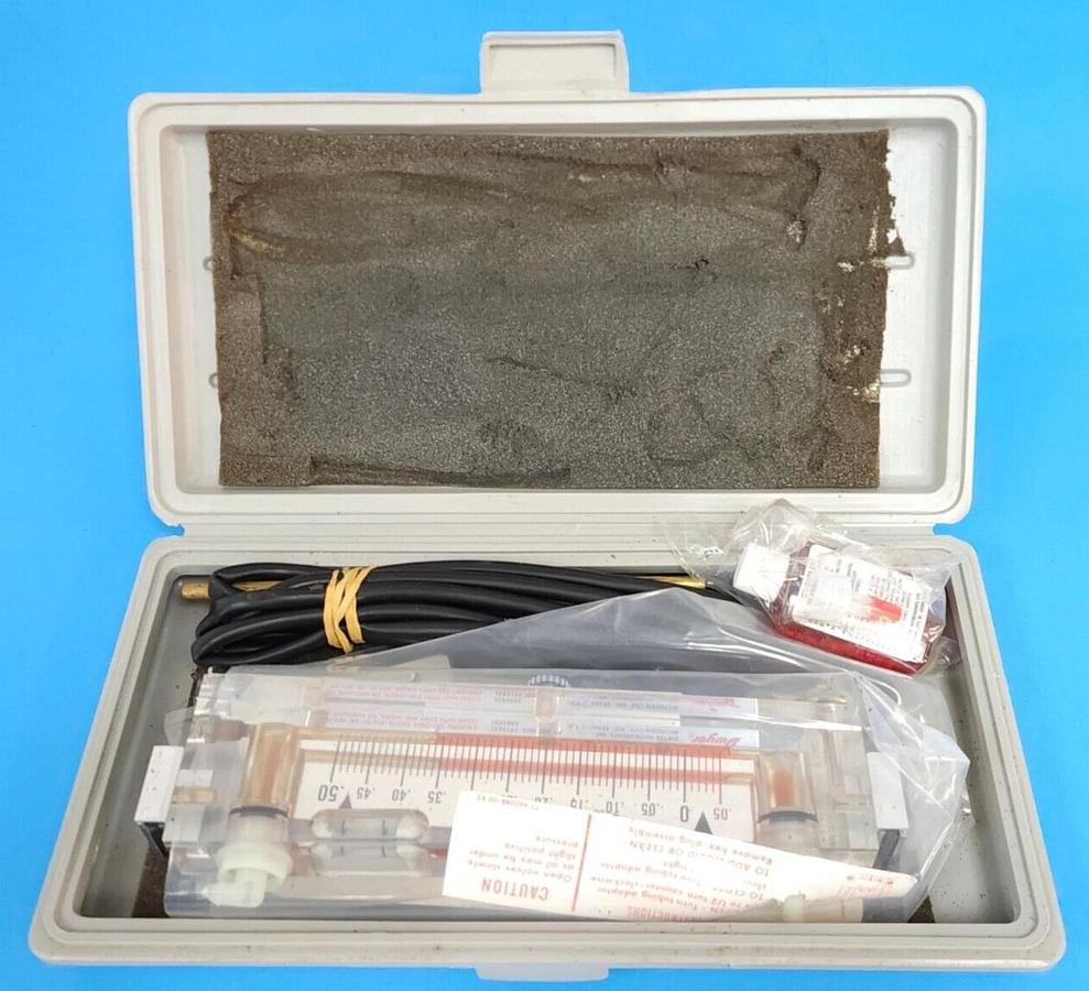 Used NEW DWYER INSTRUMENTS 101 SOLID PLASTIC PORTABLE GAGE