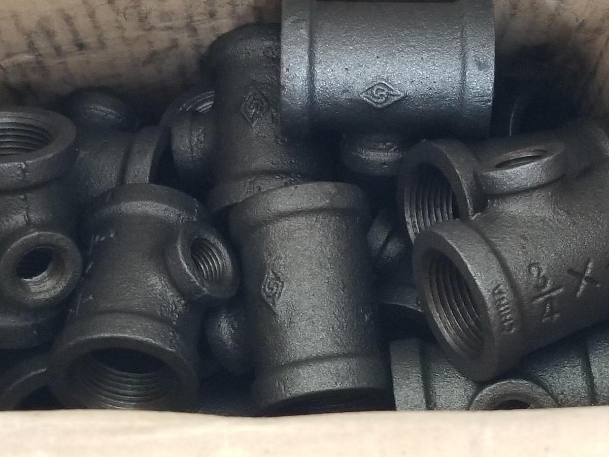 Used BOX OF 25 NEW MATCO-NORCA 3/4" X 1/4" ADAPTER TEES