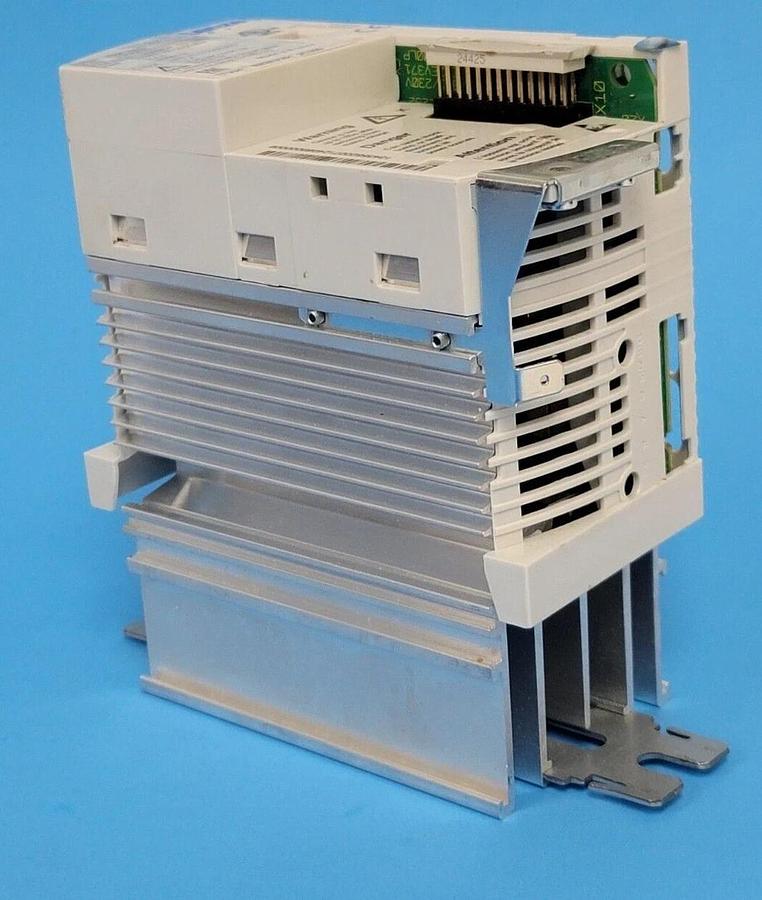 Used LENZE E82EV251K2C200 FREQUENCY INVERTER INVERTER SERIES 8200 VECTOR