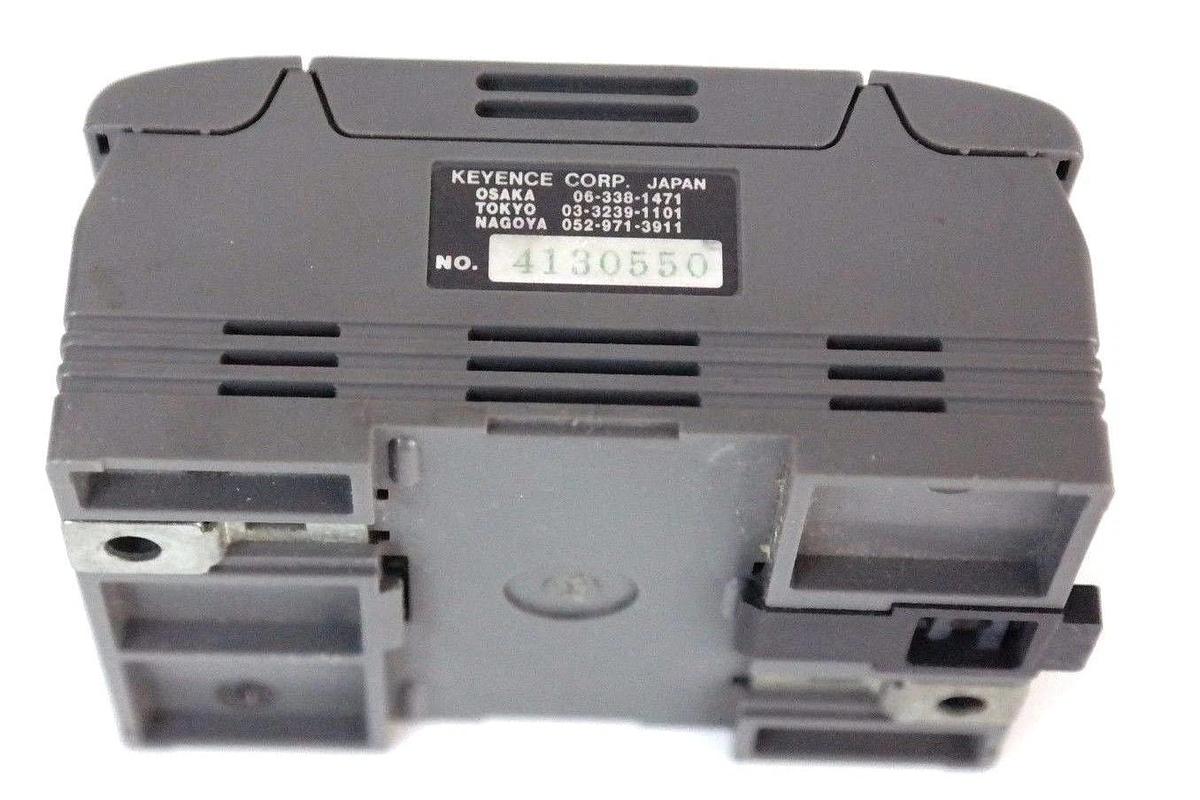 Used KEYENCE KV-16T PLC I/O MODULE W/ KV-8ER EXPANSION MODULE KV16T KV8ER