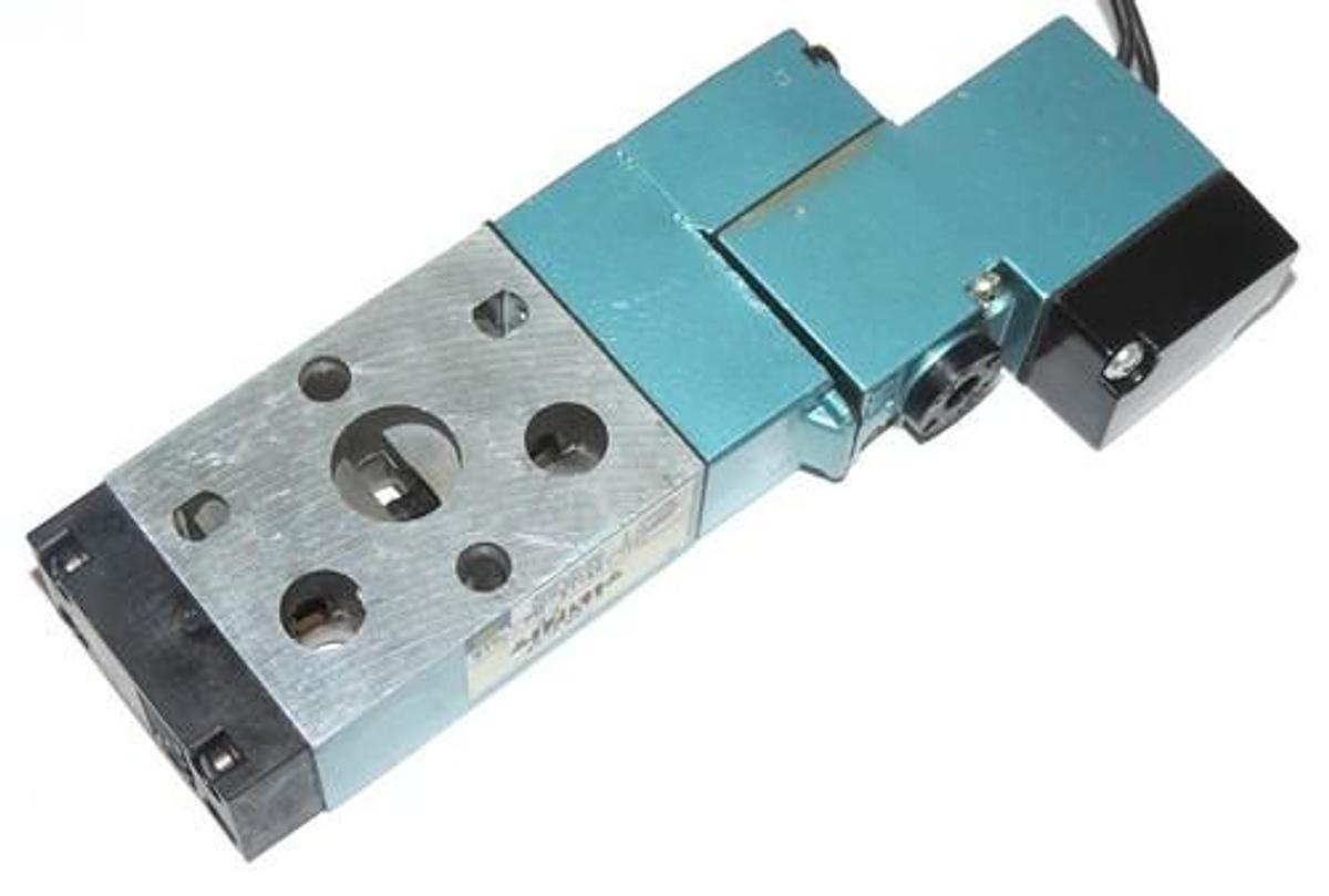 Used MAC 811C-PM-611AA-122 VALVE W/ PME-611AAAA SOLENOID VALVE 24VDC 8.5W 120PSI
