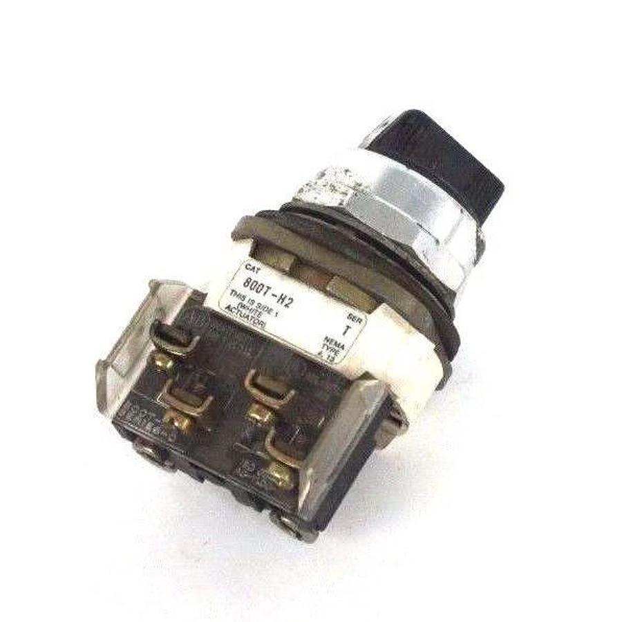 Used ALLEN BRADLEY 800T-H2 SELECTOR SWITCH SER. T W/ 800T-XA SER. D CONTACT BLOCK