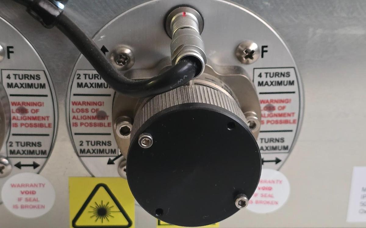 Used IPG Photonics P30-002685 Fiber Laser Module 2X Beam Switch P30-001226 Controller