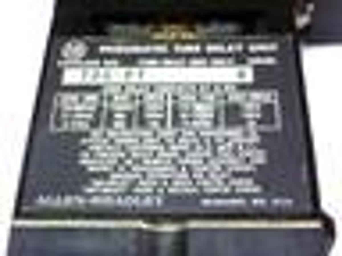 Used ALLEN BRADLEY 700-P400A1 RELAY SER. B W/ 700-PT SER. A TIME DELAY UNIT 700P400A1