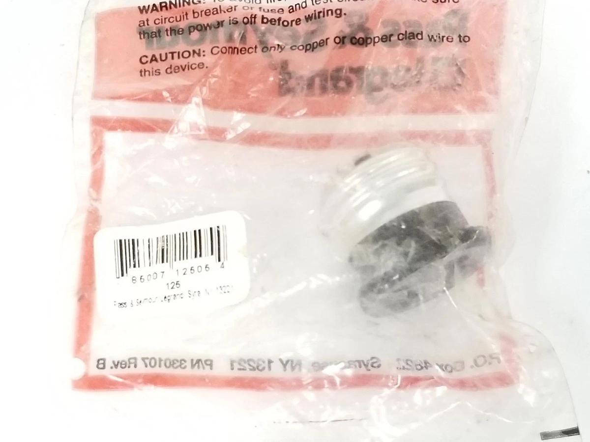 Used NEW PASS & SEYMOUR 125 LAMPHOLDER TO OUTLET ADAPTOR