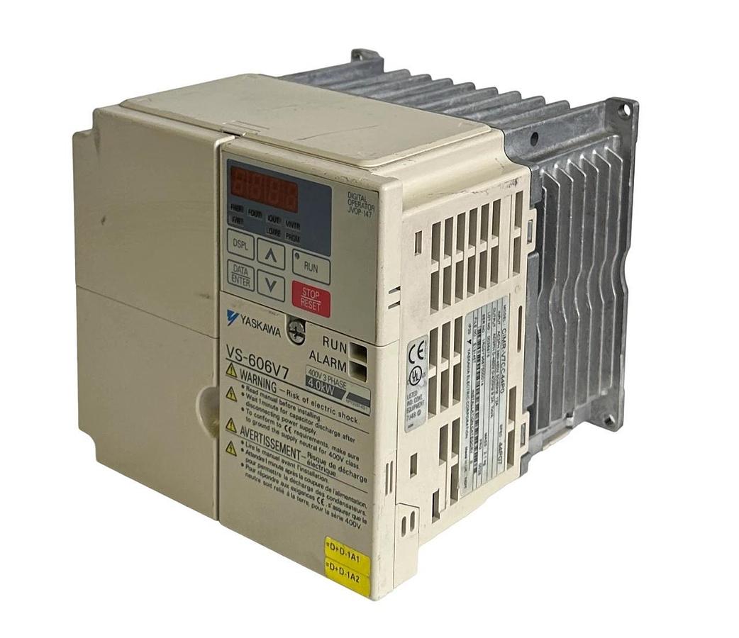 Used YASKAWA CIMR-V7CC44P0 / VS-606V7 AC DRIVE 380-460V 50/60Hz 12A JVOP-147