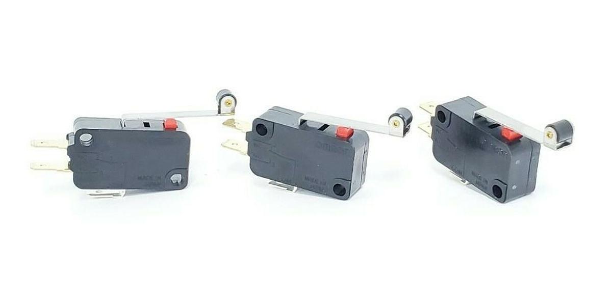 Used LOT OF 3 NEW OMRON VX-016-1C23 SNAP SWITCHES 0.1A 125VAC 30VDC 125V VX0161C23