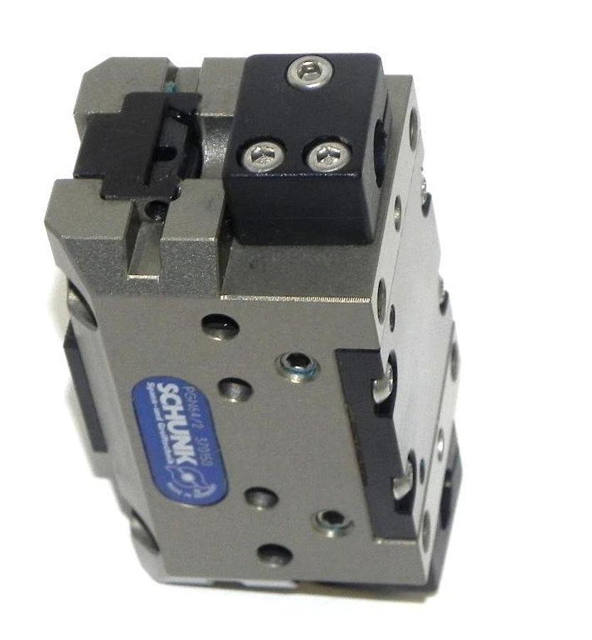 NEW SCHUNK PGN64/2 370150 GRIPPER PGN642