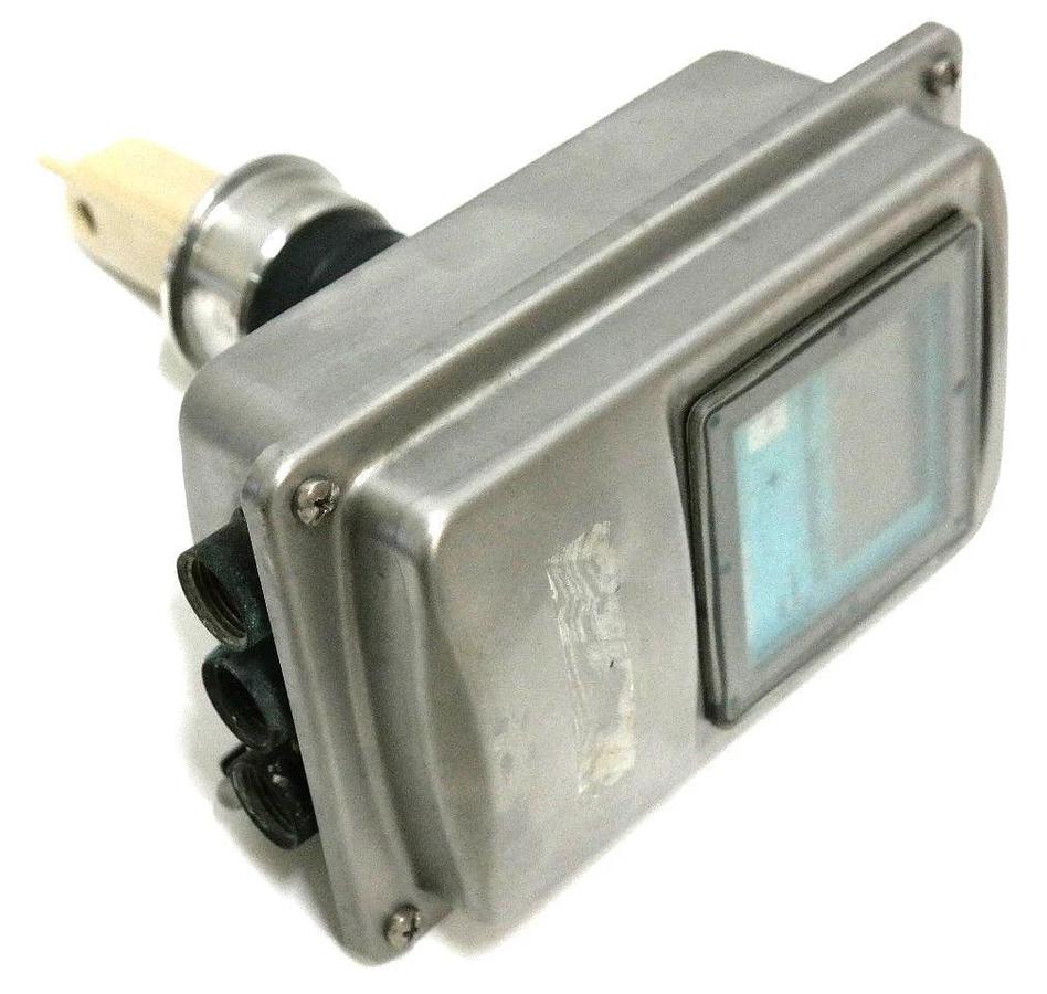 Used ENDRESS HAUSER CLD134-PCS158AA1 SMARTEC-S CONDUCTIVITY TRANSMITTER W/ SENSOR