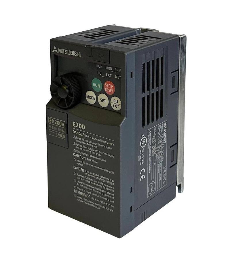 NEW MITSUBISHI FR-E720-015-NA / FRE720015NA E700 COMPACT INVERTER 3-PHASE 240V