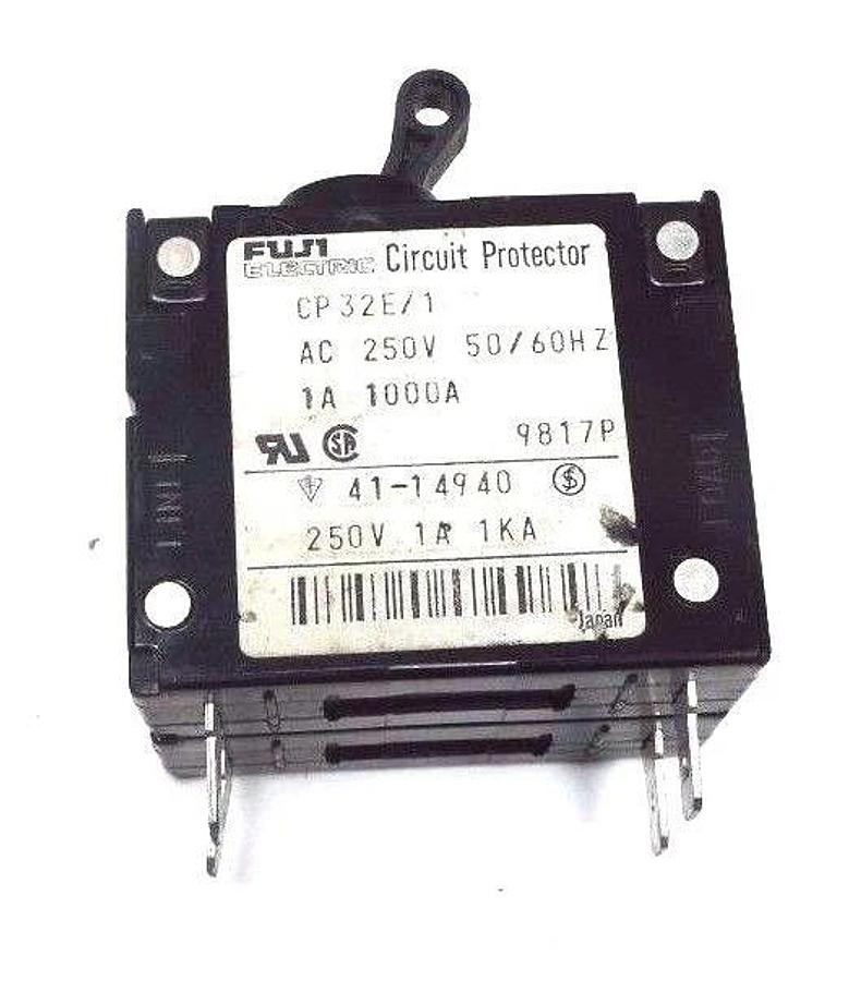Used LOT OF 5 FUJI ELECTRIC CP32E/1 CIRCUIT PROTECTORS 250VAC, 50/60HZ, 1A, CP32E1