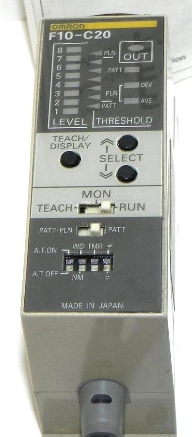 Used OMRON F10-C20 PATTERN MATCHING SENSOR F10C20 SOURCE 24VDC 0.3A