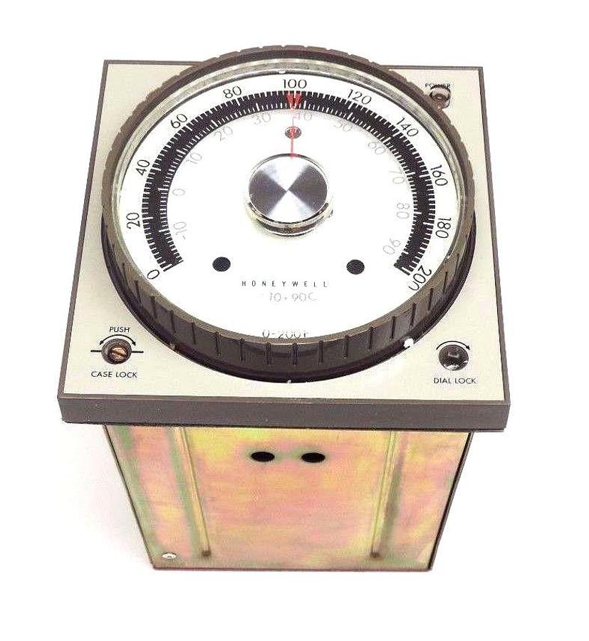 Used REPAIRED HONEYWELL R7355B 1001 3 DIALATROL CONTROLLER 120V, 50/60HZ, 12VA