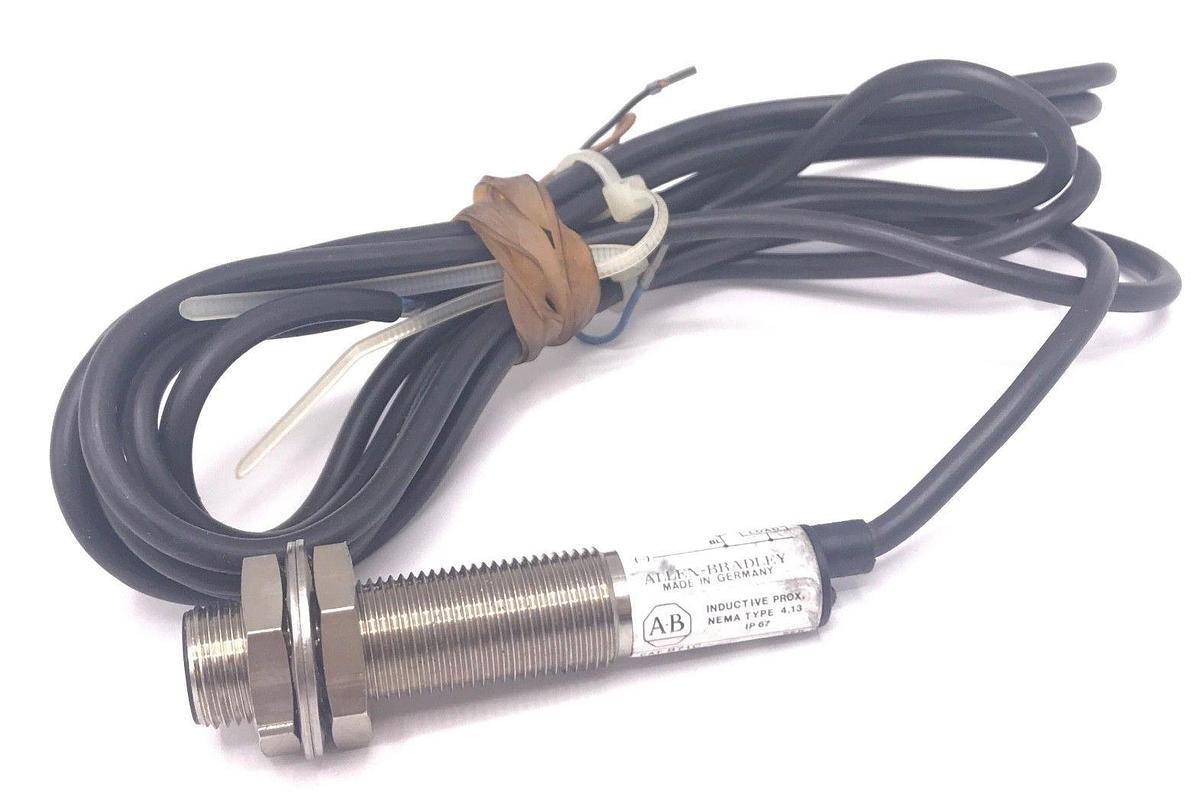 Used LOT OF 2 NEW ALLEN BRADLEY 871C-P2A12 CYLINDRICAL INDUCTIVE PROXIMITY SWITCH