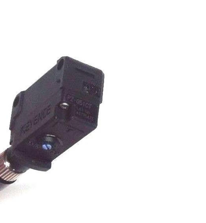 Used KEYENCE PZ-G51CT PHOTOELECTRIC TRANSMITTER W/ PZ-G51CPR PHOTOELECTRIC RECEIVER