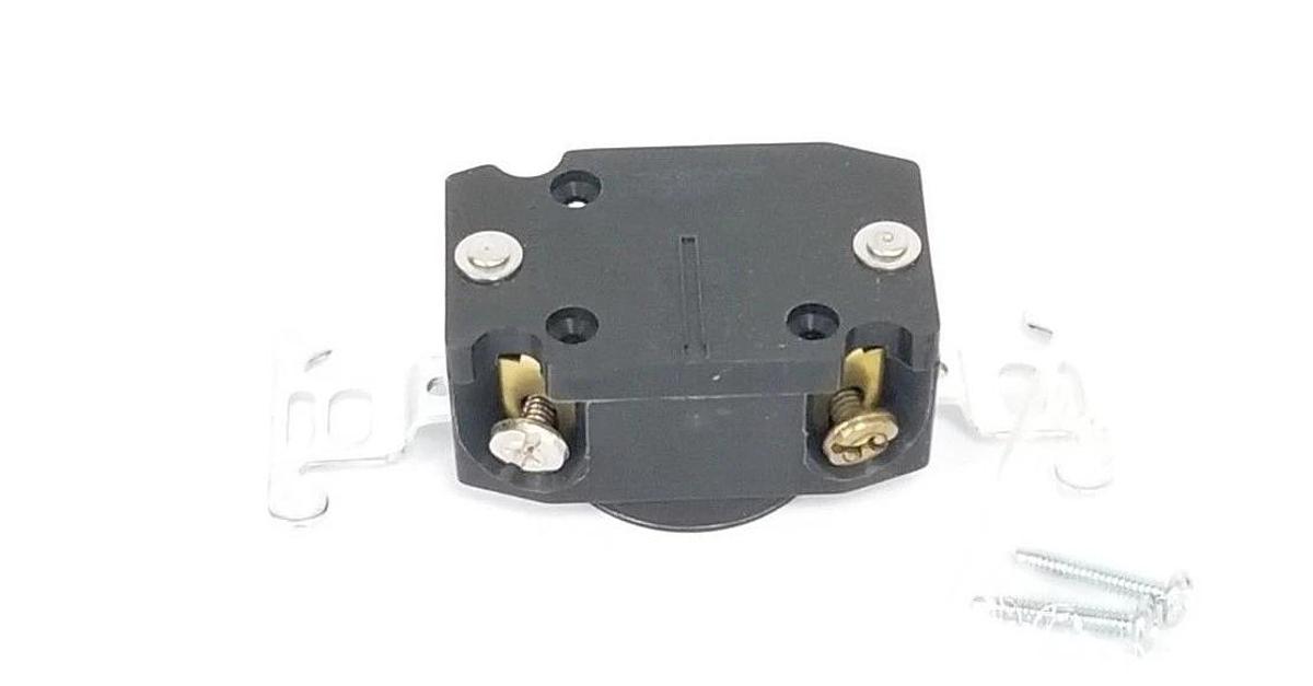 LOT OF 2 NEW PASS & SEYMOUR LEGRAND 7582 TURNLOK RECEPTACLES, 15/10A, 125/250V
