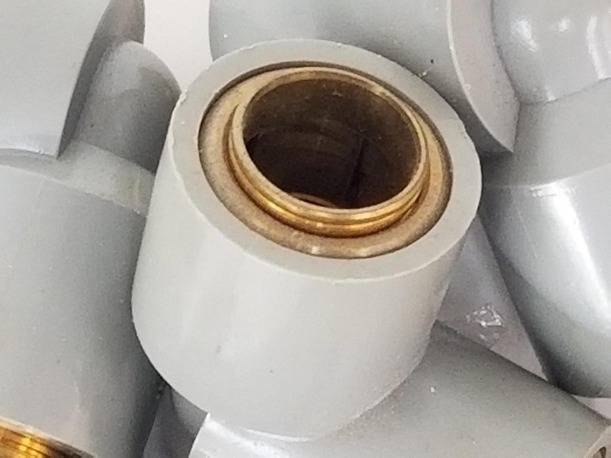Used LOT OF 8 LEGRIS 3102 62 00 UNION ELBOWS, 1/2" OD, 31026200