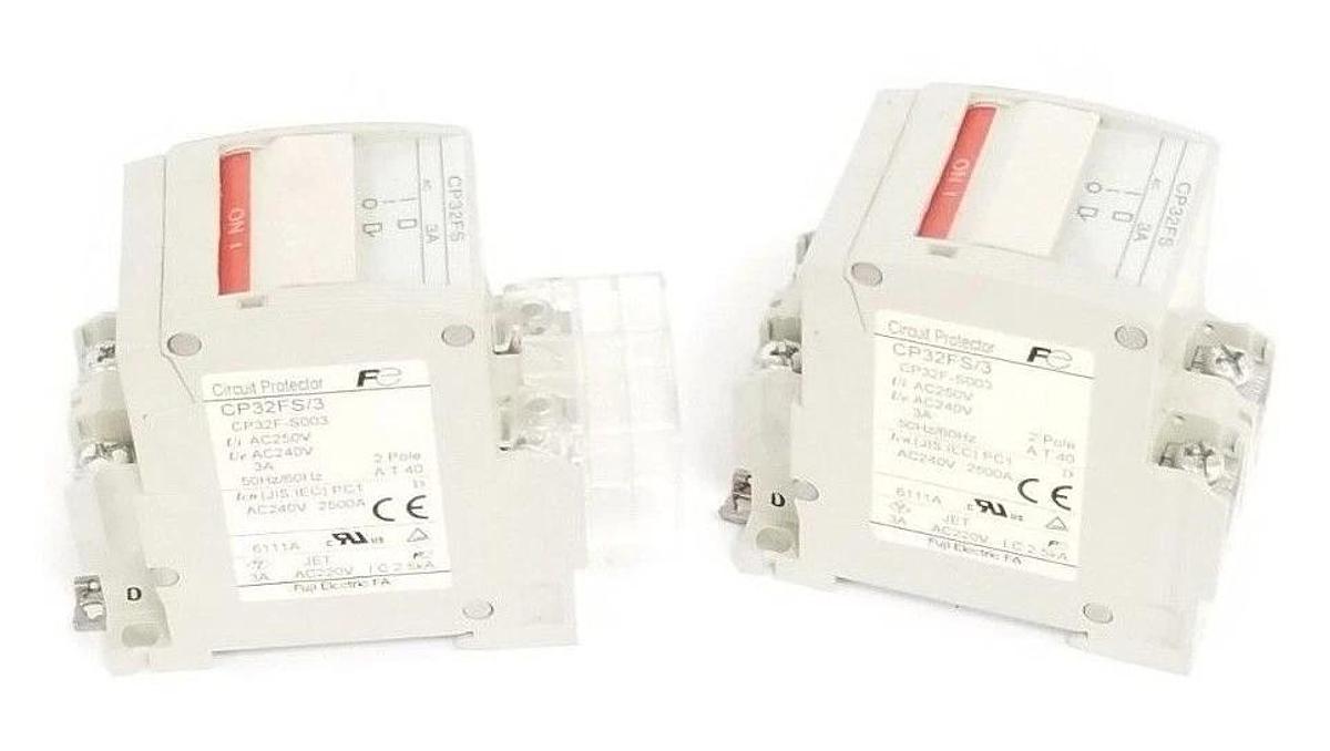 Used LOT OF 2 FUJI CP32FS 3A CIRCUIT BREAKERS 2-POLE, 50/60HZ, CP32FS/3