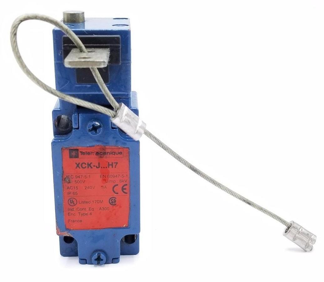 Used TELEMECANIQUE XCK-J...H7 LIMIT SWITCH W/ KEY XCK-JH7