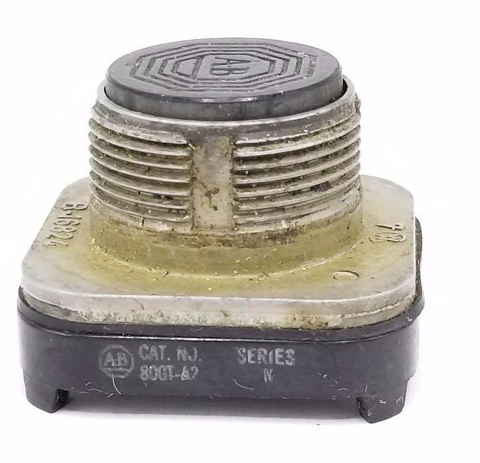 Used ALLEN BRADLEY 800T-A2 PUSH BUTTON FLUSH HEAD 800TA2, SER. N, BLACK