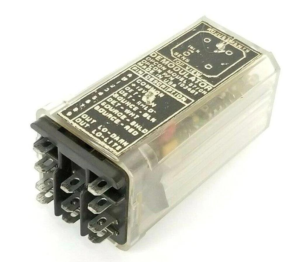 Used EATON / OPCON 103481 DEMODULATOR 12VDC 8770B 11-PIN