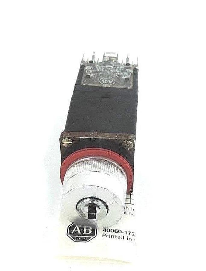 NIB ALLEN BRADLEY 800MR-N31QB SER. A SELECTOR SWITCH 800MR-N31Q W/ KEYS