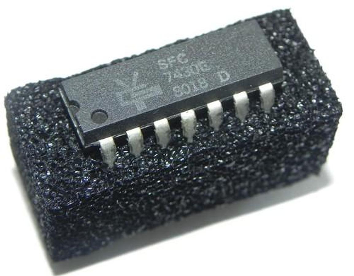 Used SFC 7430E 8018 D PROCESSOR CHIP