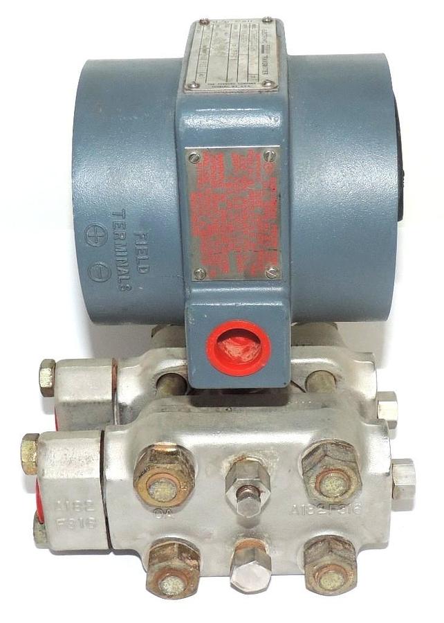 Used FOXBORO 823DP-I3S1NM2-M TRANSMITTER W/ B0138RA M/821AL, 823, 827 MED. RNG: 4-20