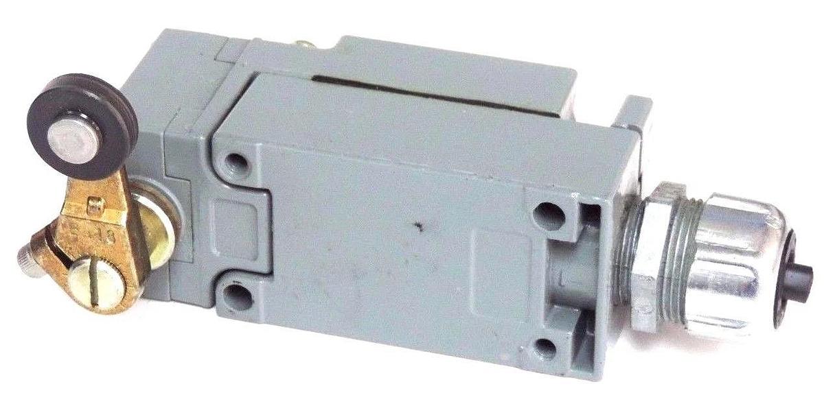 Used SQUARE D 9007C54BWBA18 LIMIT SWITCH SER A W/ 9007 TYPE B OPERATING HEAD