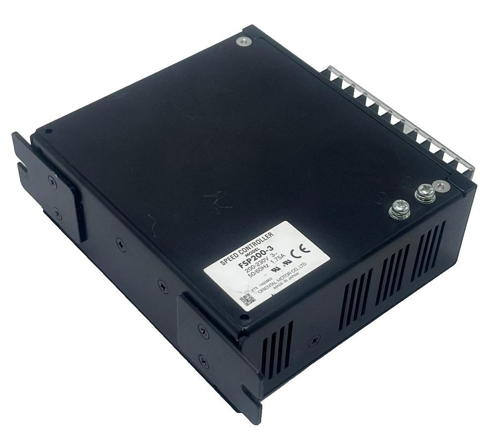Used ORIENTAL MOTOR FSP200-3 Speed Controller 200-230V 3-Phase 1.75A VFD Inverter