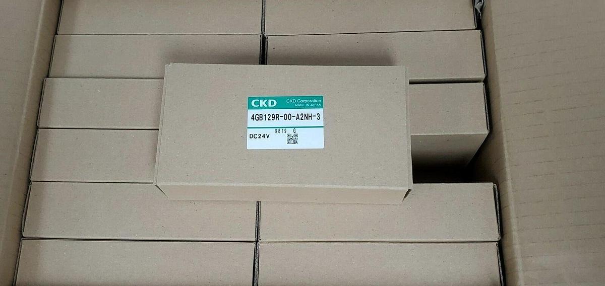 Used CASE OF 36 NIB CKD 4GB129R-00-A2NH-3 PILOT VALVES DC24V 4GB129R00A2NH3