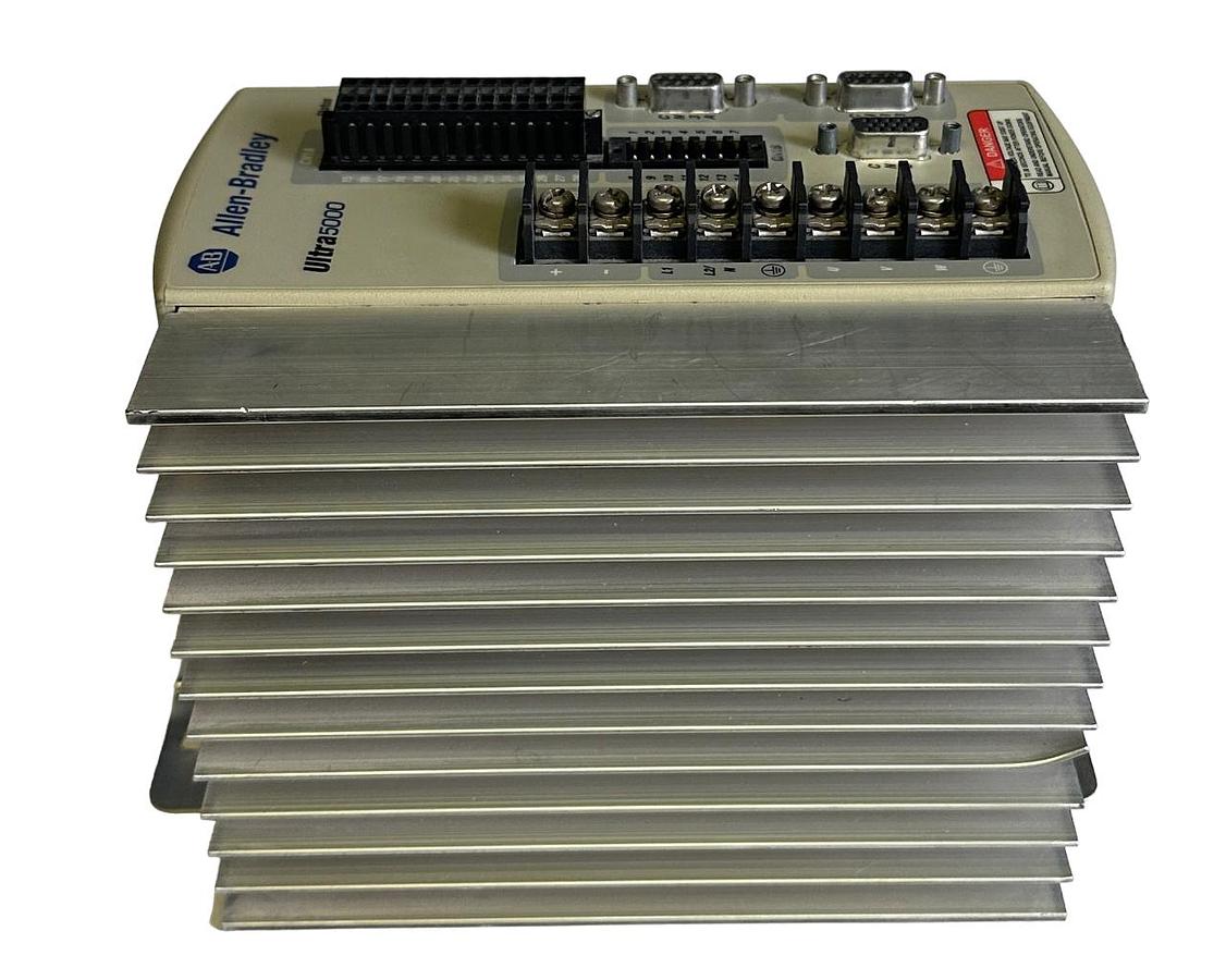 Used ALLEN BRADLEY 2098-IPD-010 /A Ultra 5000 SERVO DRIVE 1kW 9111-0022 2098IPD010