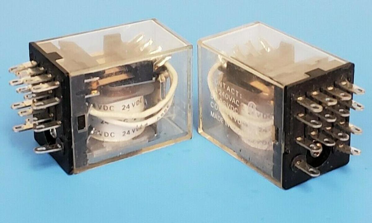 Used LOT OF 2 OMRON MY4 RELAYS MY424VDC