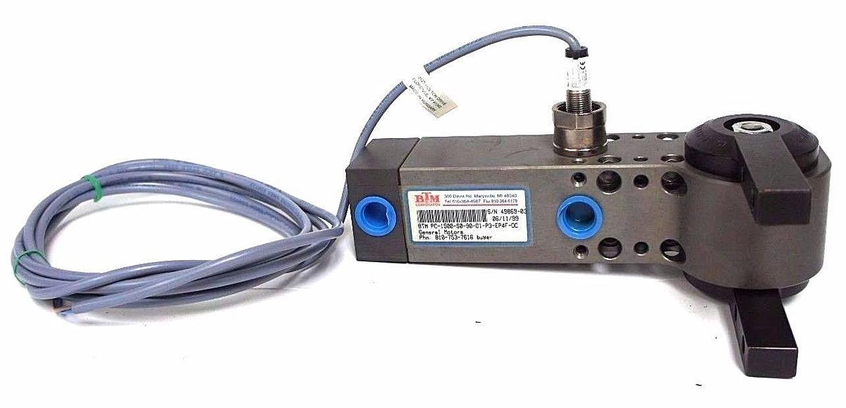 Used NEW BTM PC-1500-S0-90-D1-P3-EP4F-DC SENSOR CLAMP DES BALLUFF 516-542-BO-H