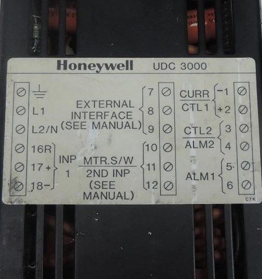 Used HONEYWELL DC3003-0-10A-1-00-0111 TEMPERATURE CONTROLLER UDC-3000 DC3003